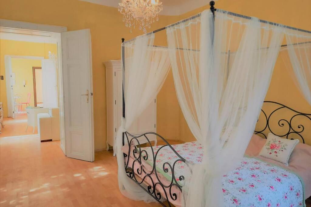 Sisi-Schloss Rudolfsvilla - Apt. Nene Und Die Abenteuerlichen Schwestern Reichenau Bagian luar foto